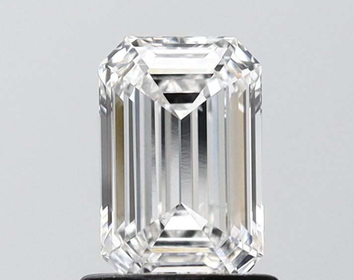 1.06 ct. emerald Lab Grown Diamond front image