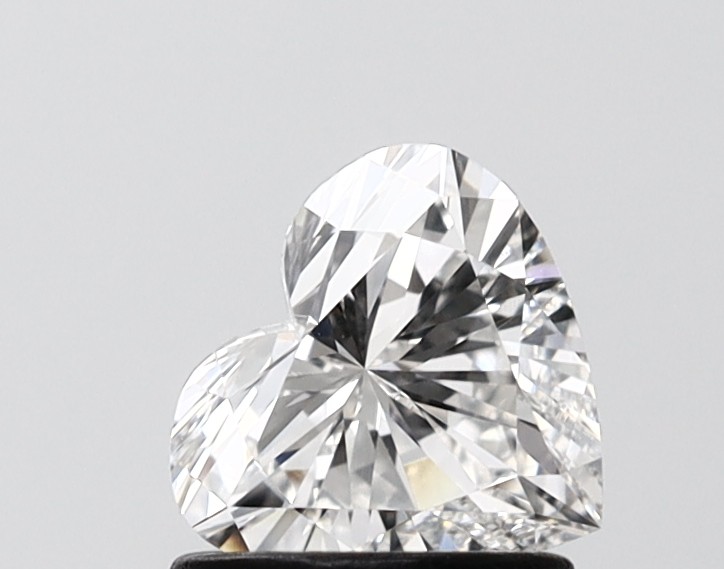 1 carat f VVS2 EX Cut IGI heart diamond