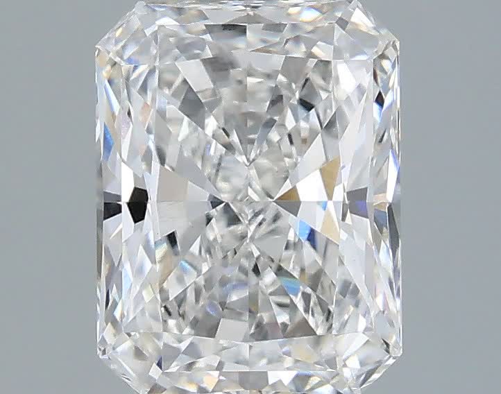 2.02 carat e VVS2 EX Cut IGI radiant diamond